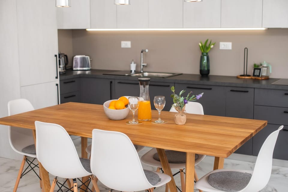 Coffee/tea facilities, Kitchen or kitchenette, Dining area