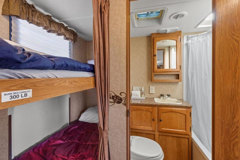 JT Village Campground - Bunkhouse Campground/ 
RV Resort in Southern California