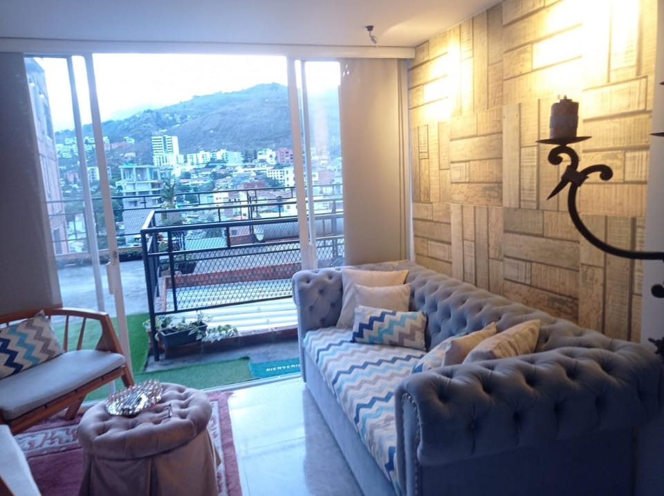 Living room, Photo of the whole room, City view, Garden view, Mountain view