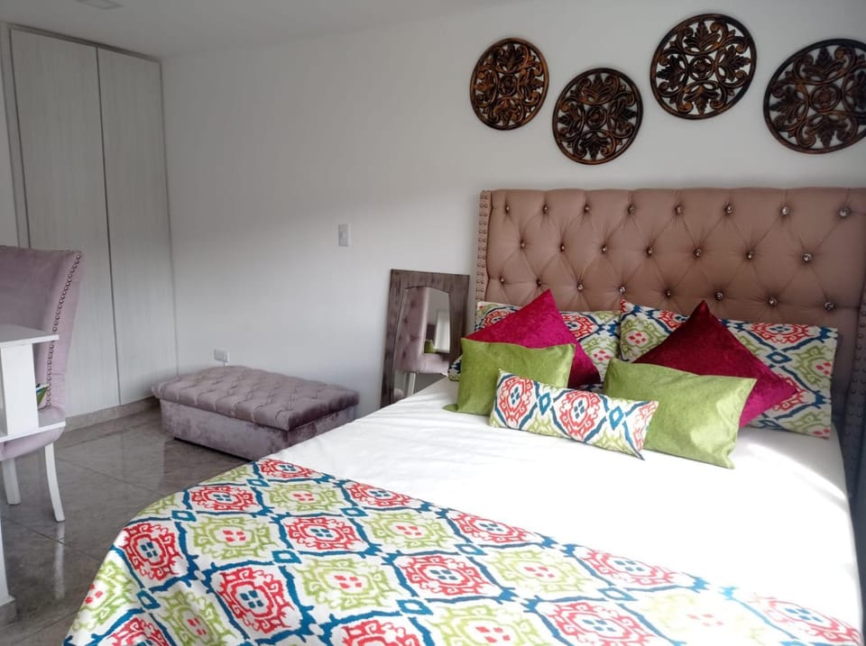 Bed, Bird's eye view, Photo of the whole room