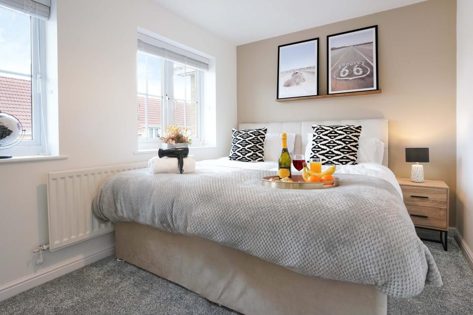 Bed, Photo of the whole room, Bedroom