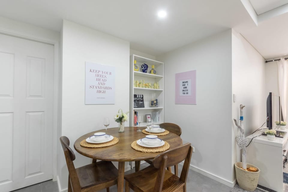 2 BD Apt with Large Courtyard near The Star Casino Apartment in Sydney