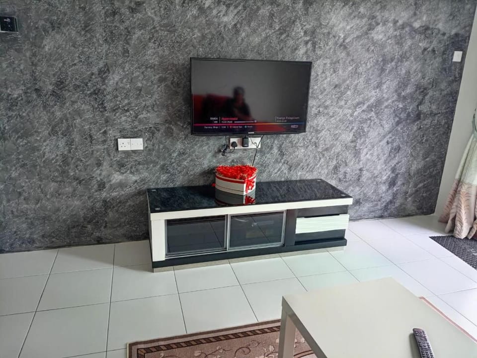 TV and multimedia, Living room, Evening entertainment