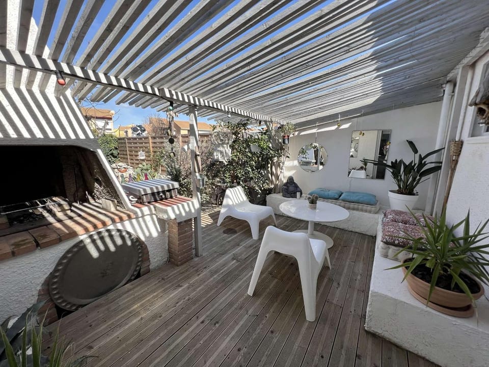 Maison avec Piscine Privée, Proche Plage et Commerces, Jardin et Terrasse, 6 Pers - FR-1-701-61 House in Occitanie
