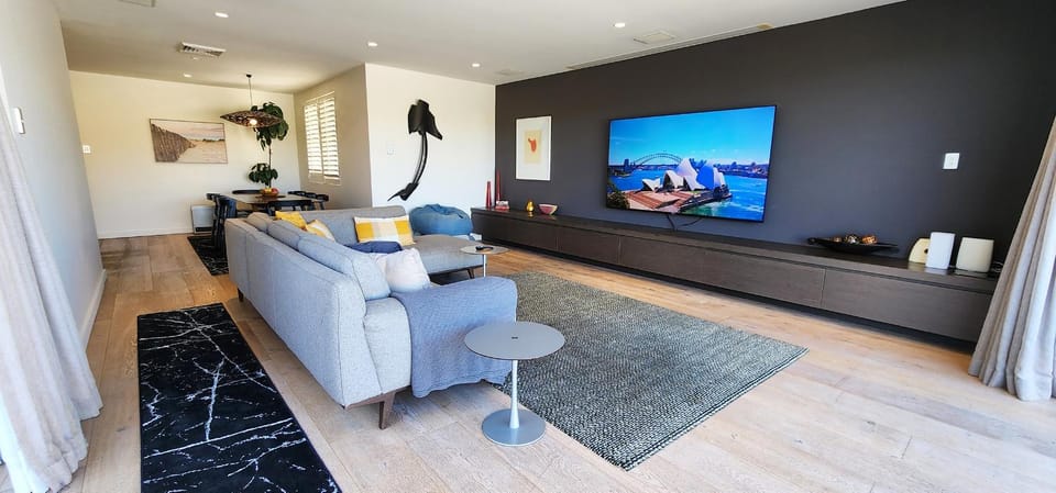 TV and multimedia, Living room, Seating area
