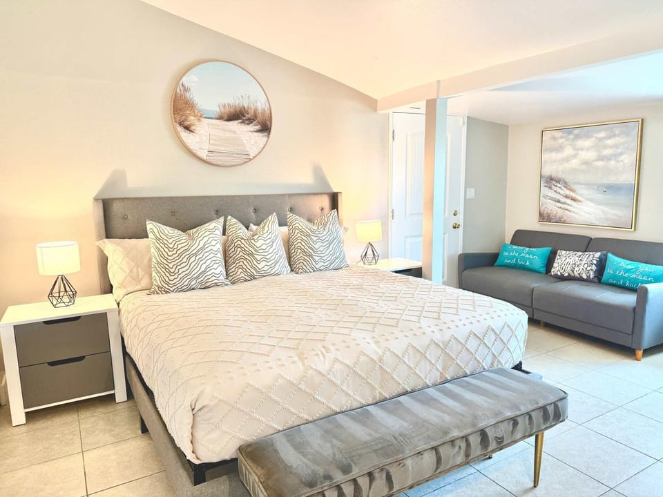 Disneyland Dream Villa 5 BR 3 BA Arcade Games House in Garden Grove