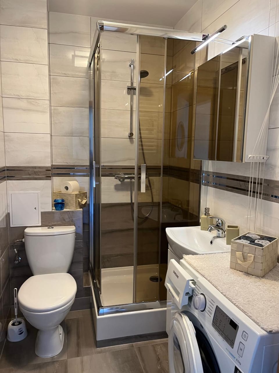 Shower, Bathroom, washing machine