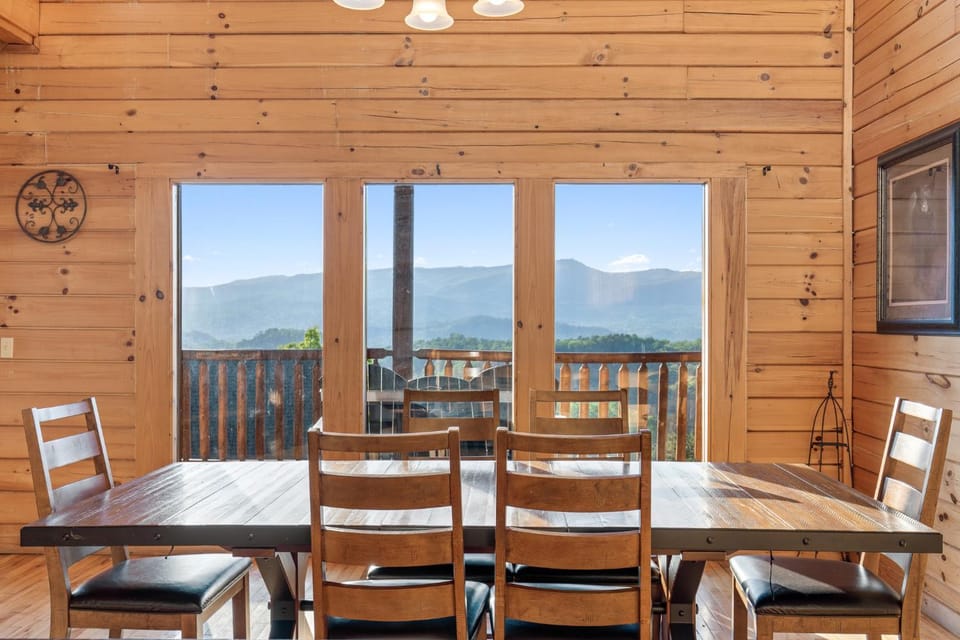 Balcony/Terrace, Dining area, Mountain view, furniture