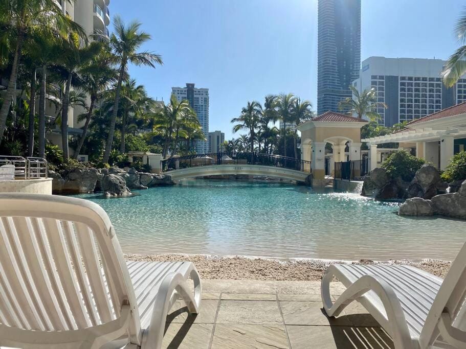 Swimming pool, Swimming pool