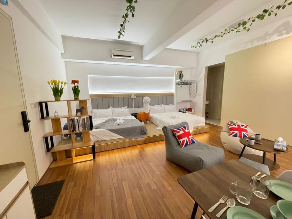 Central of Sunway Town; 8 PAX Vacation rental in Subang Jaya