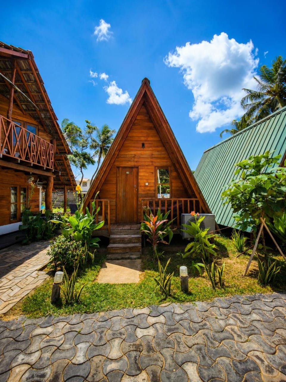 Property building, Spring, Day, Garden, Garden view