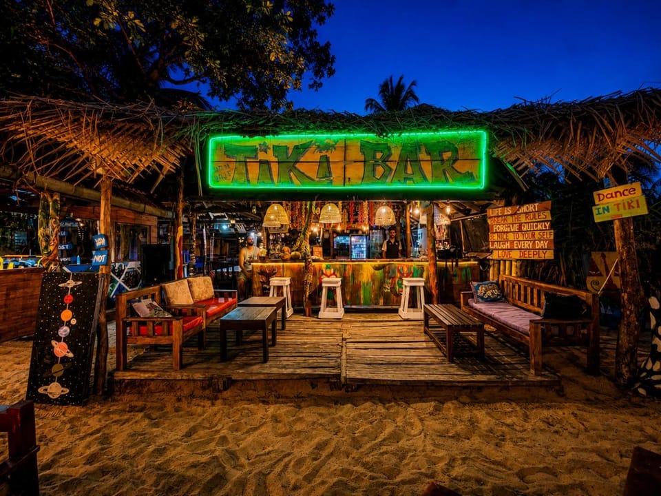 Restaurant/places to eat, Night, Lounge or bar, Banquet/Function facilities