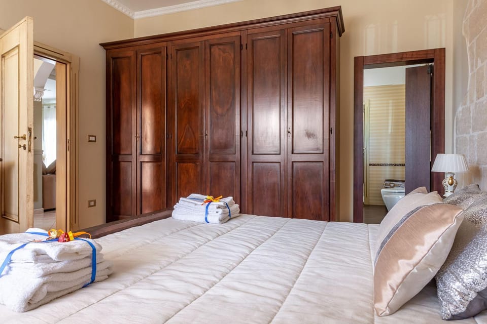 Bedroom, Bedroom