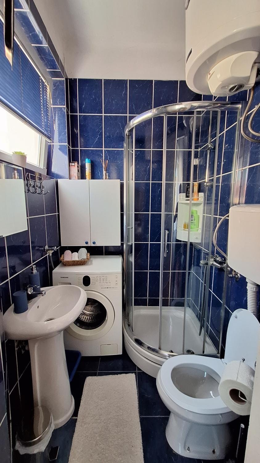 Shower, Toilet, Bathroom