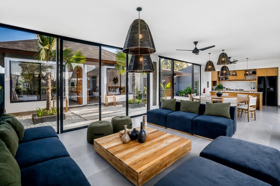 View (from property/room), Living room, Seating area, kitchen