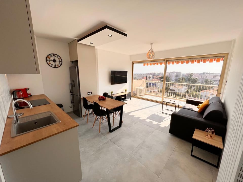 TV and multimedia, View (from property/room), Balcony/Terrace, Kitchen or kitchenette, Living room, Dining area, Evening entertainment