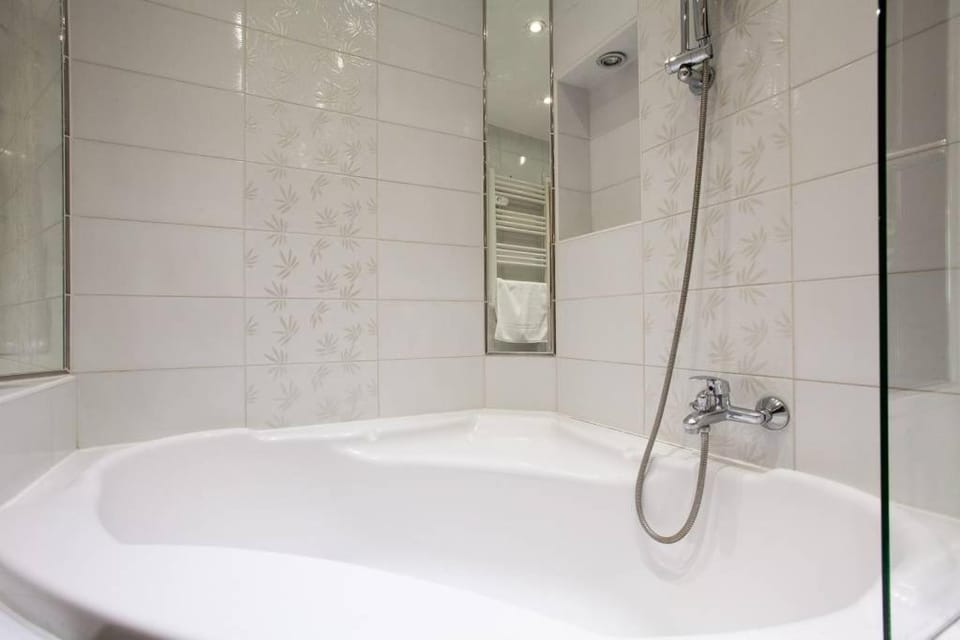 Bathroom, Bath