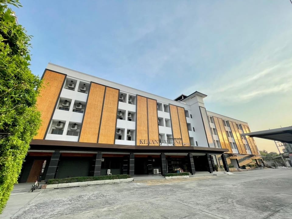Property building, Day, Parking