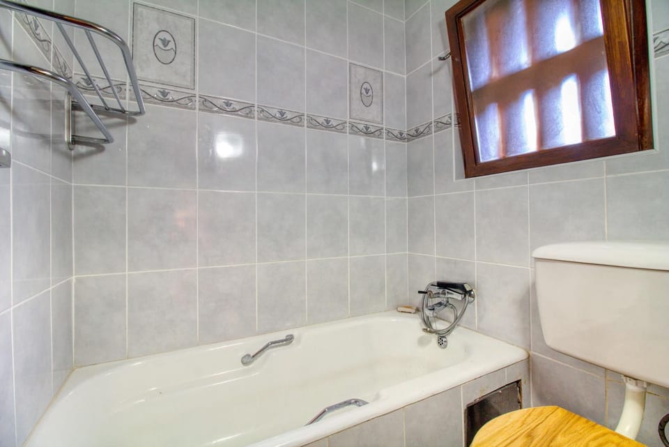 Bathroom, Bath