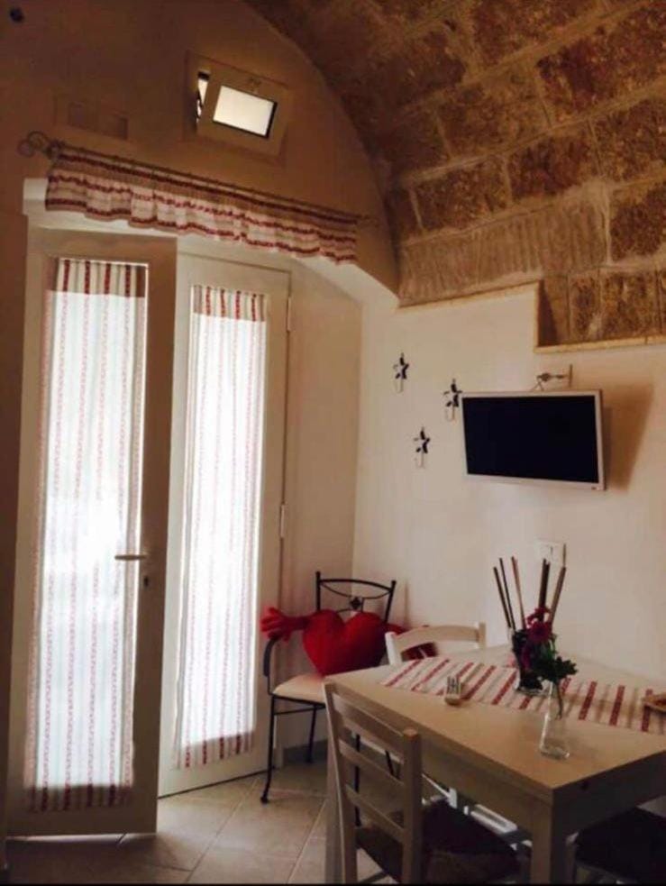 TV and multimedia, Dining area