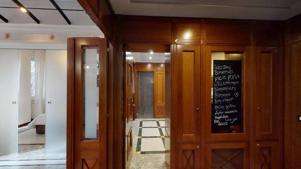 Pietra Papa Suite 99 Apartment in Rome