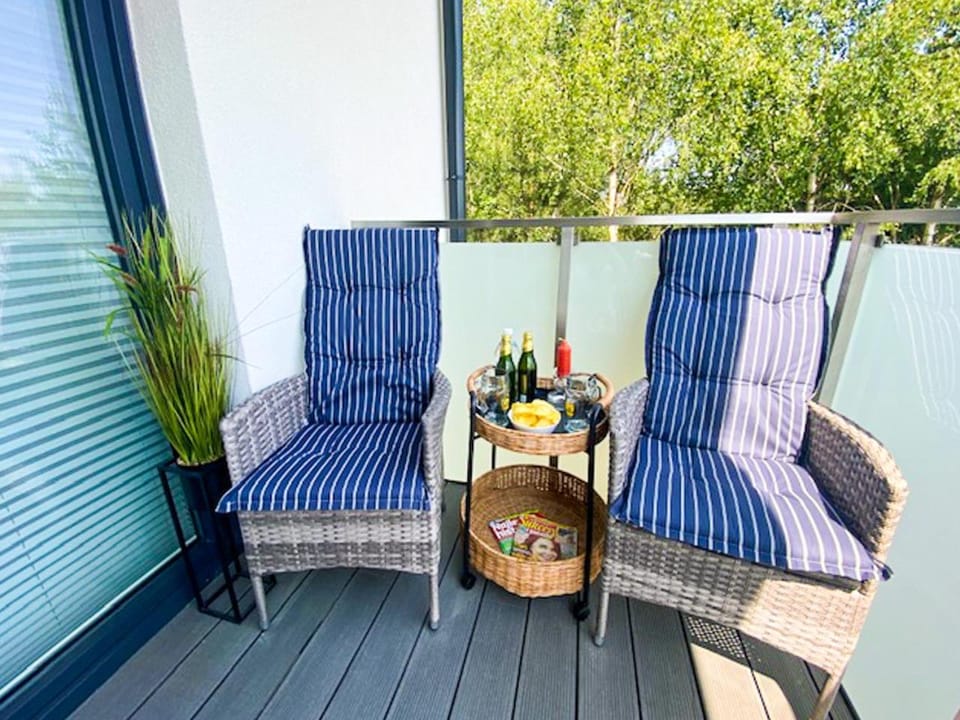 Spring, Day, View (from property/room), Balcony/Terrace, Seating area