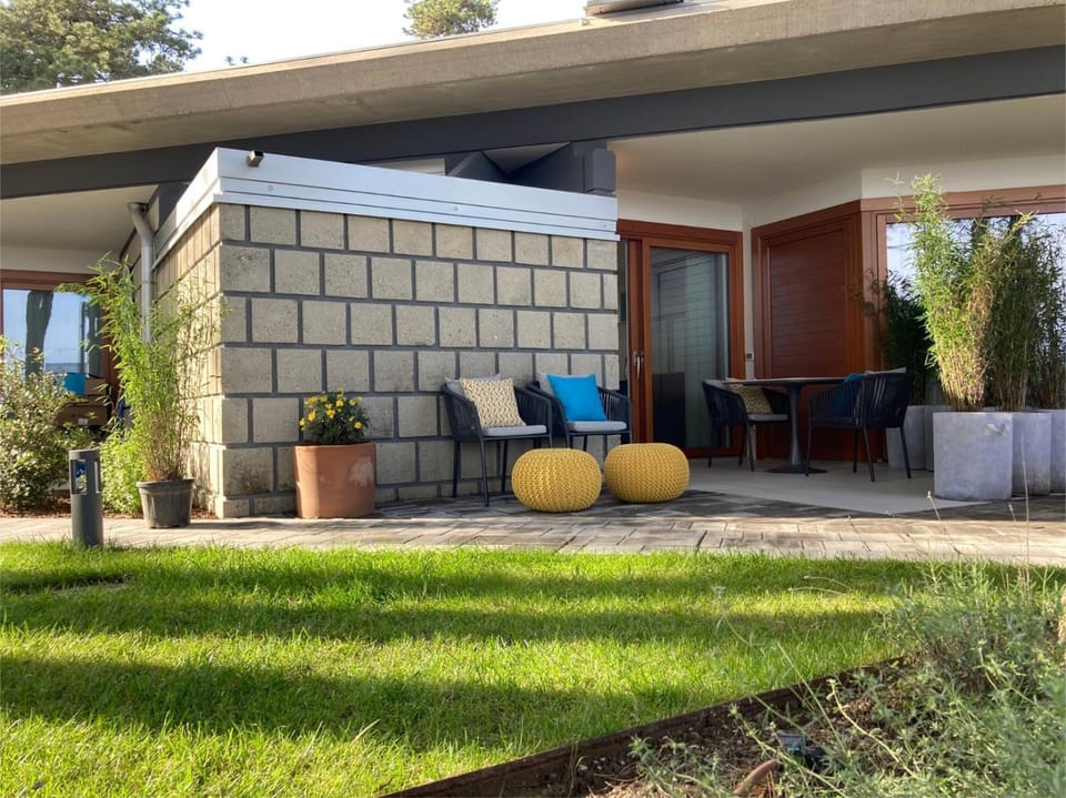 Patio, Garden view