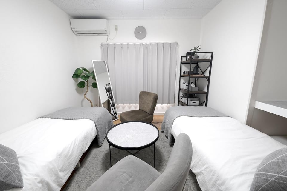 Bed, Living room, Photo of the whole room, Bedroom, air conditioner, air conditioner