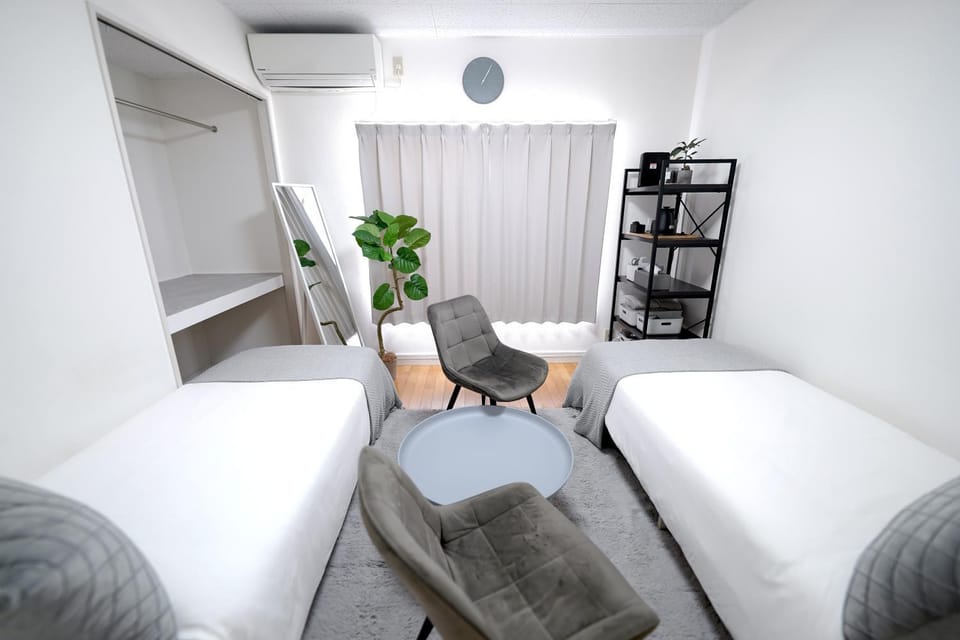 Bed, Living room, Photo of the whole room, Bedroom, air conditioner