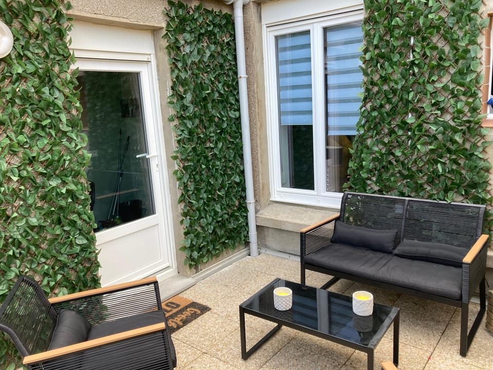 la petite terrasse d’Arthur; appartement terrasse à 50m de la mer Apartment in Le Portel