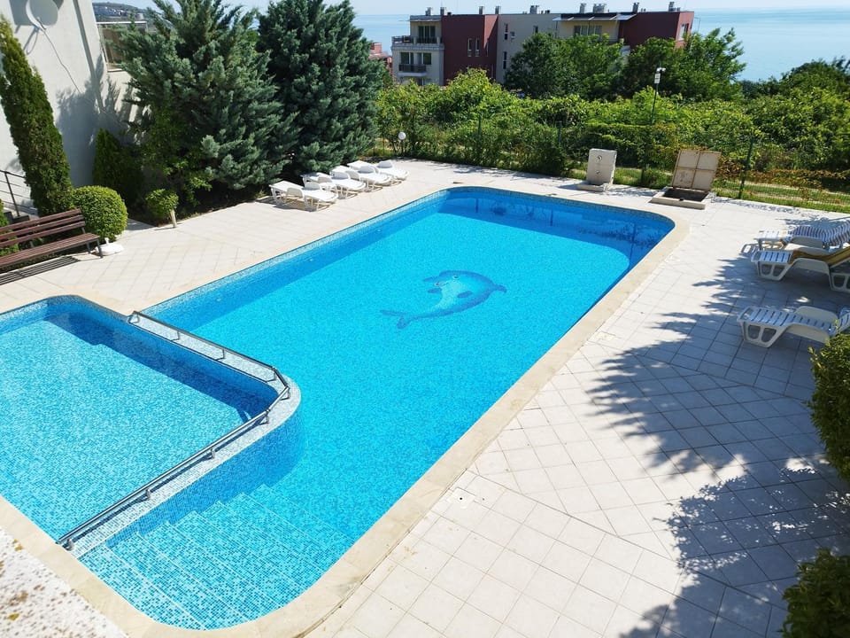 Pool view, Swimming pool