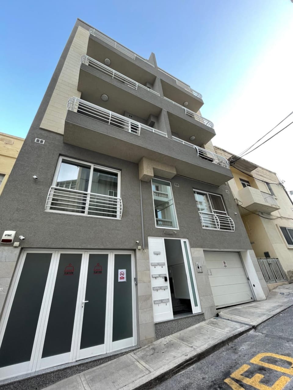Property building, Day, Neighbourhood, Street view