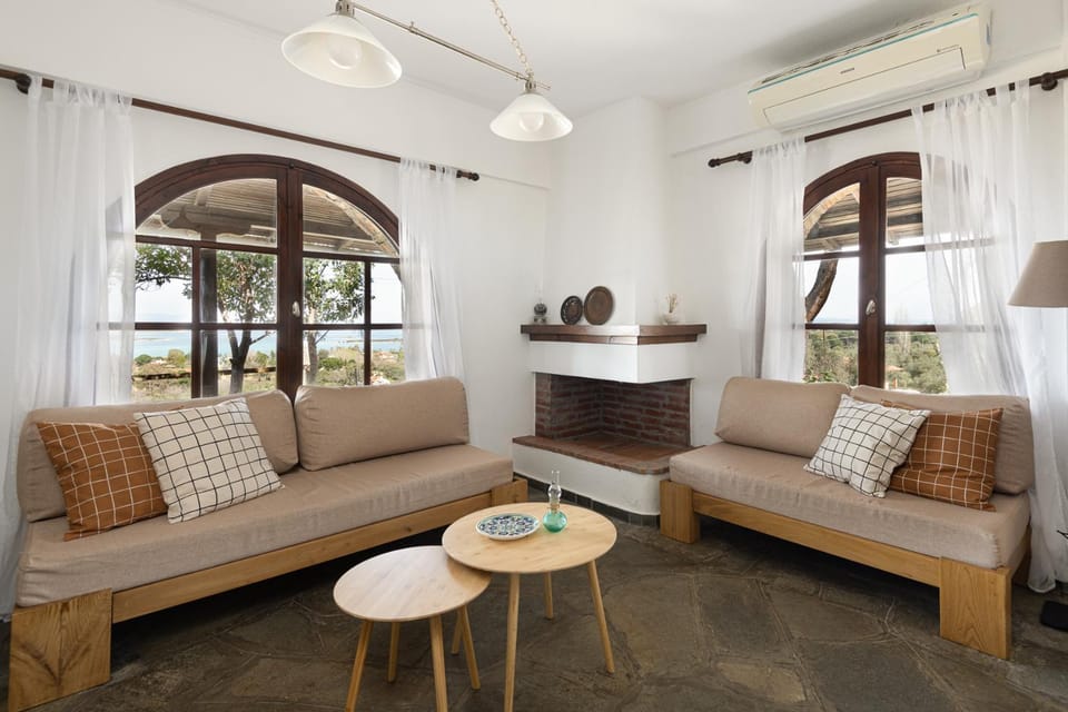 Living room, air conditioner