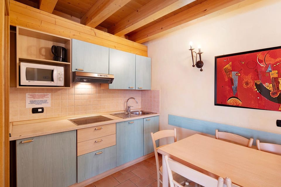 Kitchen or kitchenette, Living room