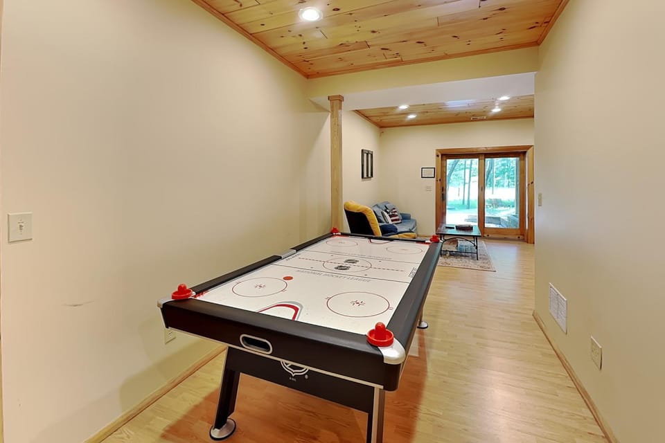 Game Room, Living room, Seating area