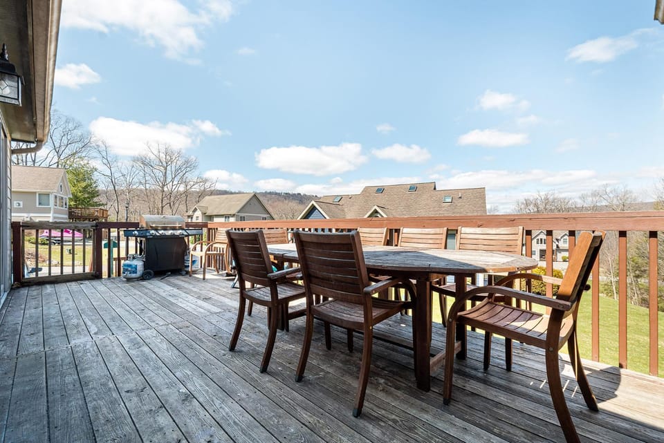 Patio, Neighbourhood, BBQ facilities, Balcony/Terrace, Seating area