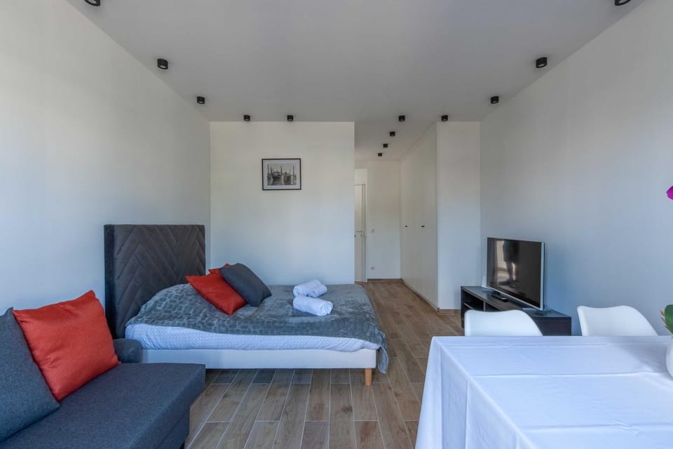 Studio sleeps 4 with terrace, 500m Place Morny Apartment in Deauville
