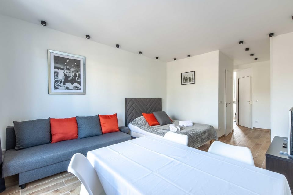 Studio sleeps 4 with terrace, 500m Place Morny Apartment in Deauville