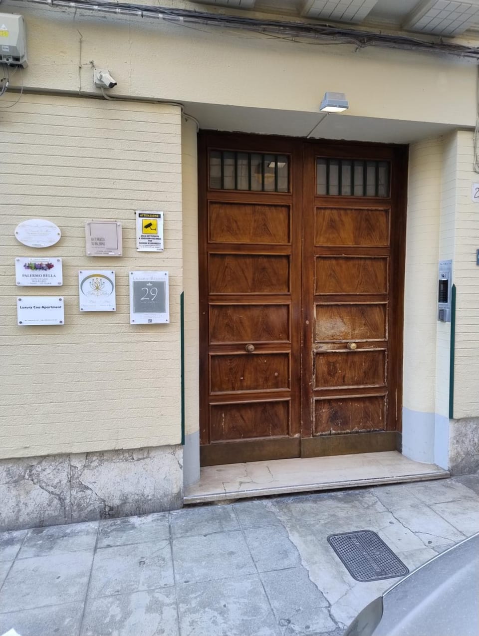 Facade/entrance