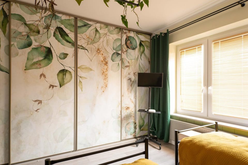 Bed, TV and multimedia, Photo of the whole room, Dining area, Bedroom, wardrobe