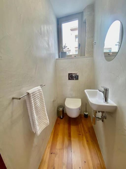 Padre António Vieira flat E - 2 Bedroom Near Campanhã train station Apartment in Porto