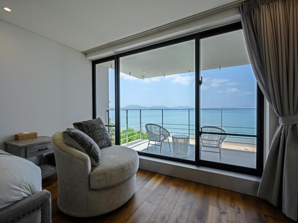 Bedroom, Sea view