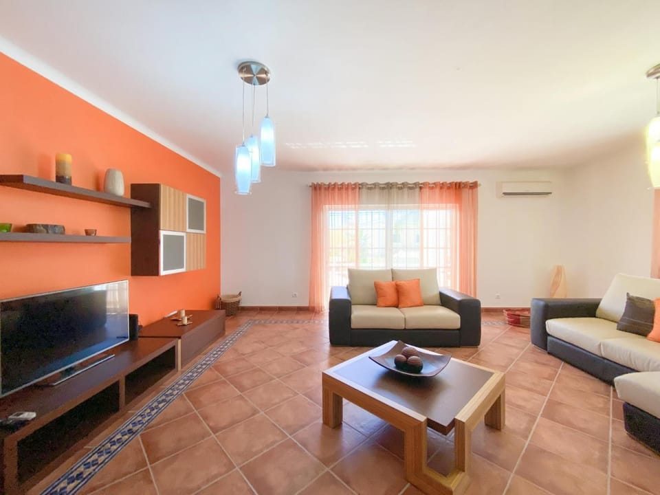 TV and multimedia, Living room, air conditioner