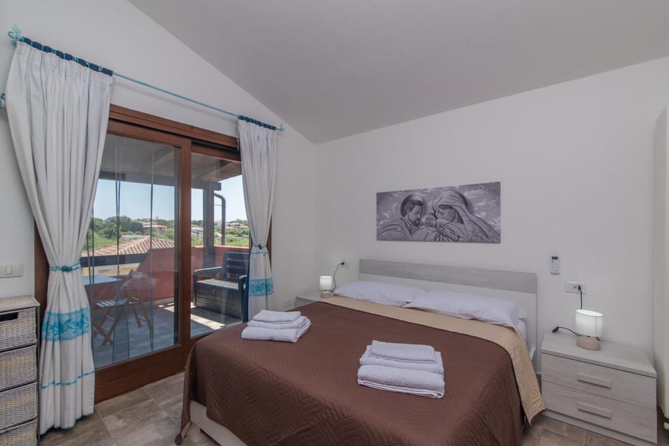 Property building, Living room, Bedroom