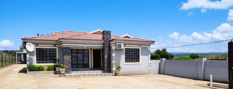 Labas Travellers Guesthouse Bed and Breakfast in KwaZulu-Natal