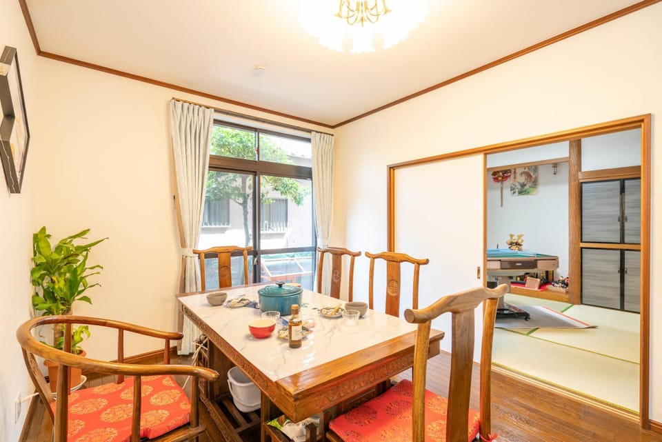 Living room, Dining area