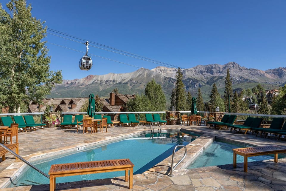2BR Mountain Lodge Luxury Skiin out Best Amenities House in Telluride