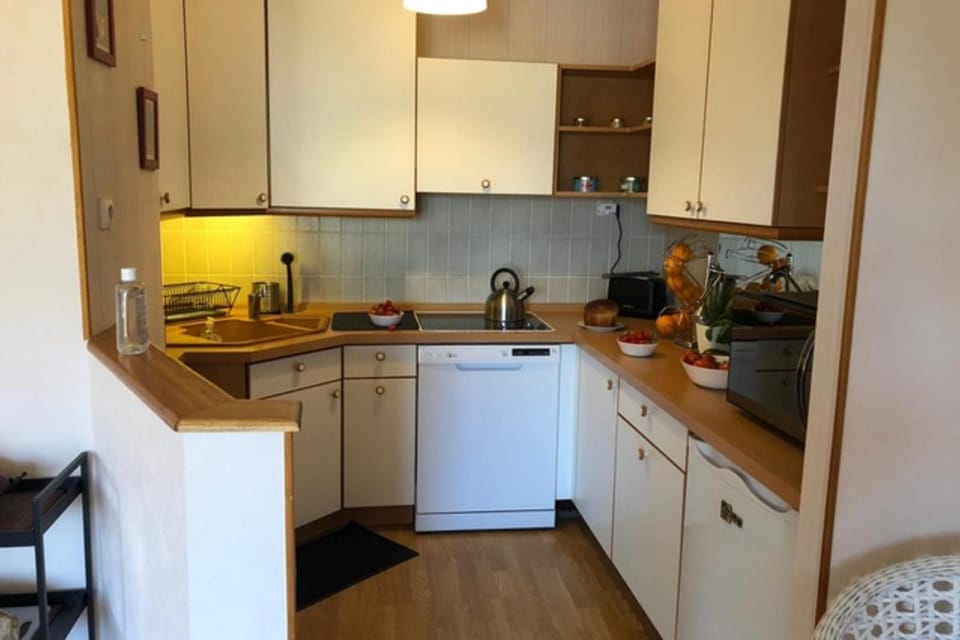 Bright and quiet nest with terrace near beaches Apartment in St-Malo