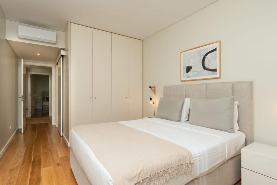 Sunlight Breeze - Modern Pool Haven by LovelyStay Apartment in Funchal