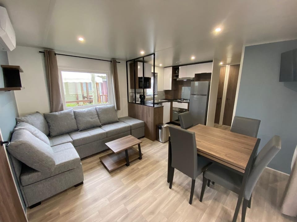 Charmant Mobil home familial pour 8 personnes House in Occitanie